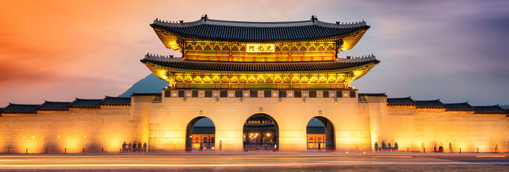 Gwanghwamun gate at Geyongbokgung Pa in Seoul, South Korea.